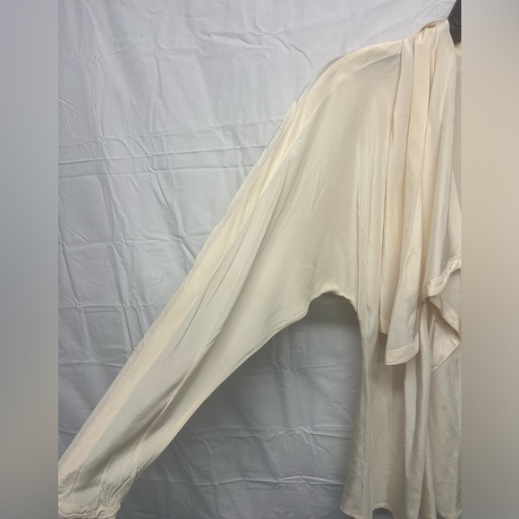 VINTAGE Ladies Silk Blouse by Gianni Versace Italy - Picture 8 of 9